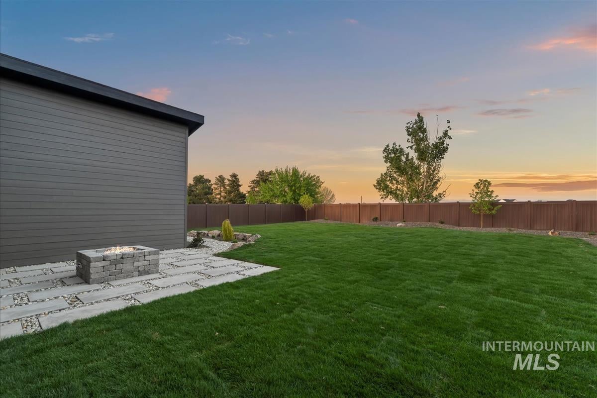 Exceptional New Build in the Star Foothills