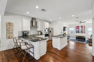 260 E Edgewood Pl