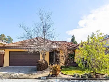 3169 La Mesa Dr