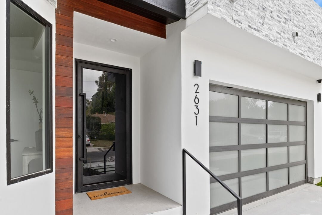 Castle Heights Pl, 90034