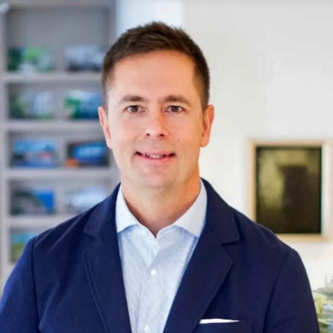 Adam Bradley Seattle, WA Real Estate Agent Headshot