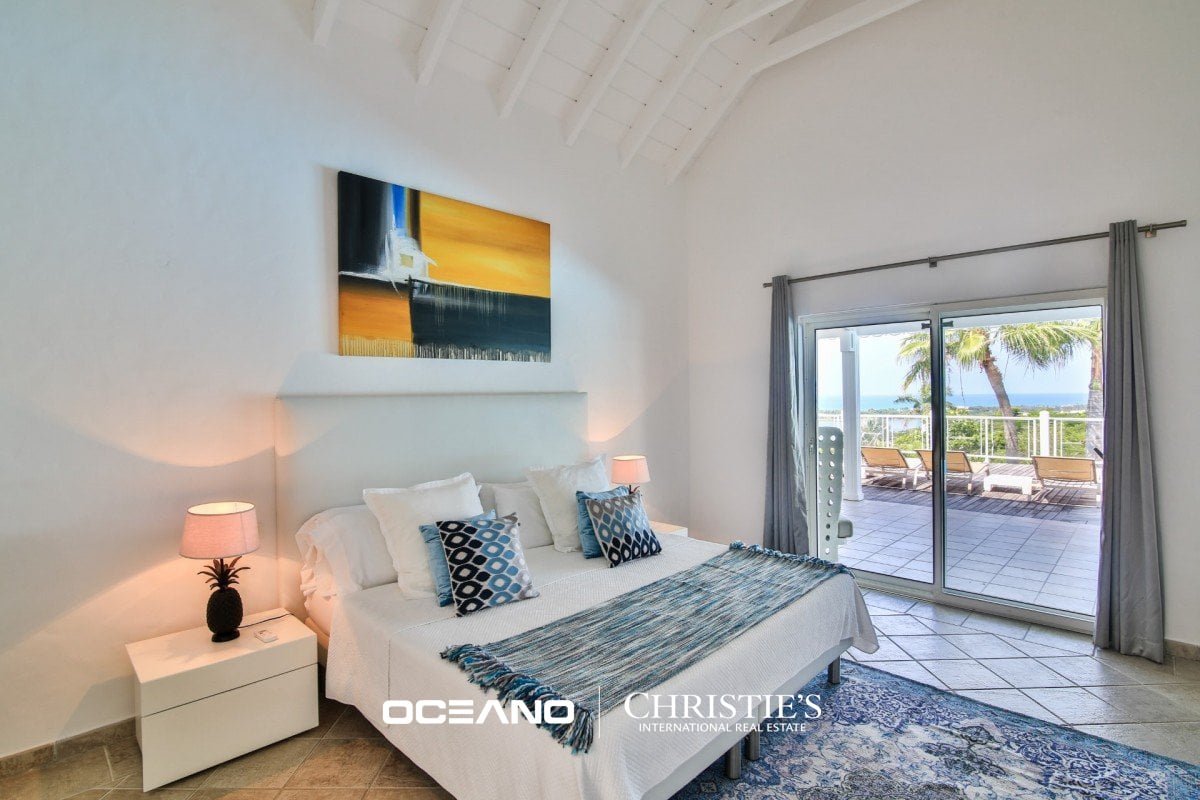 VILLA NO LIMITS AND VILLA CALLISTO