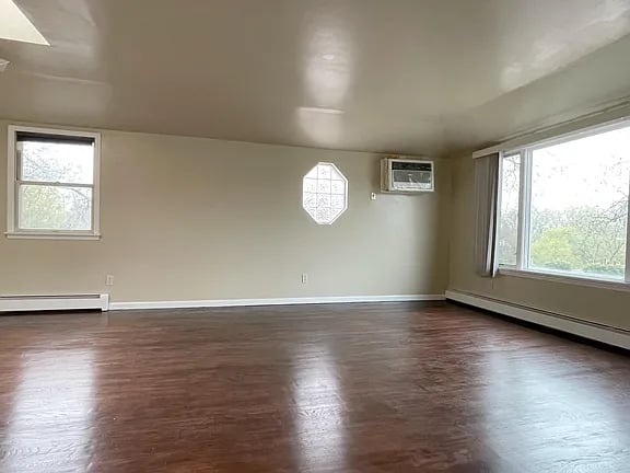 6110 230th St Fl 2