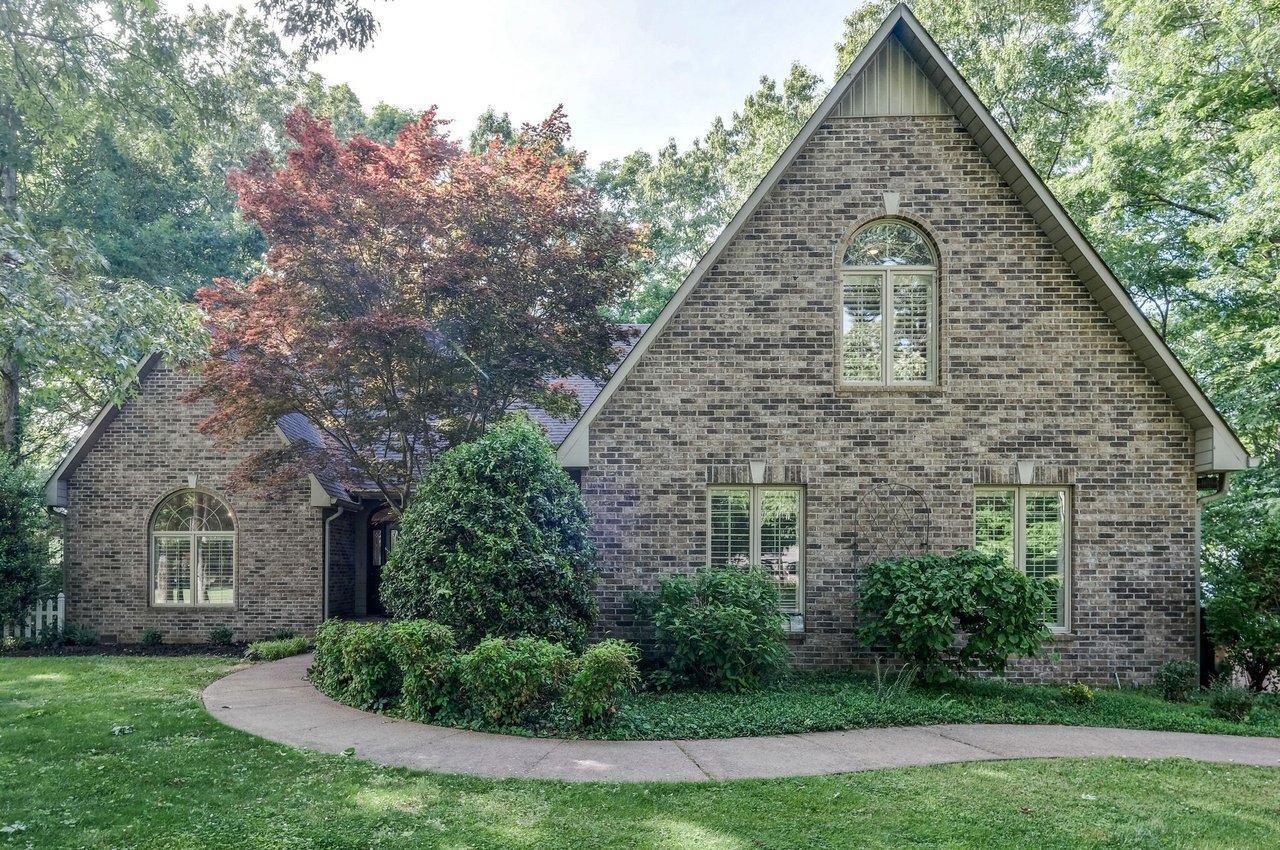 71 Lakewood Dr