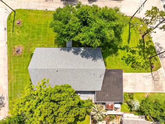 600 Hollygrove Ave