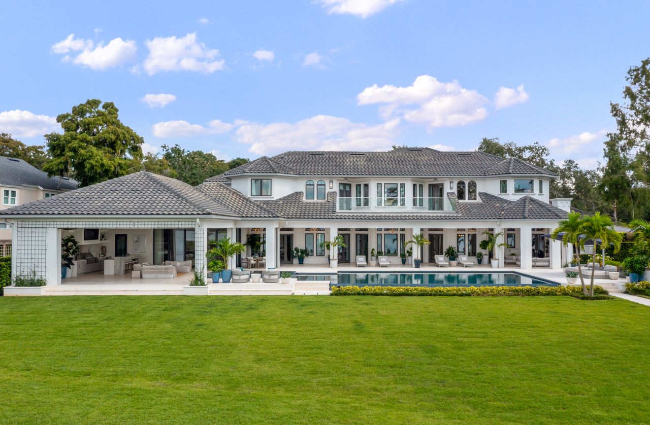 Majestic Lakefront Estate