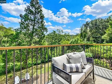 4009 Redwood Rd