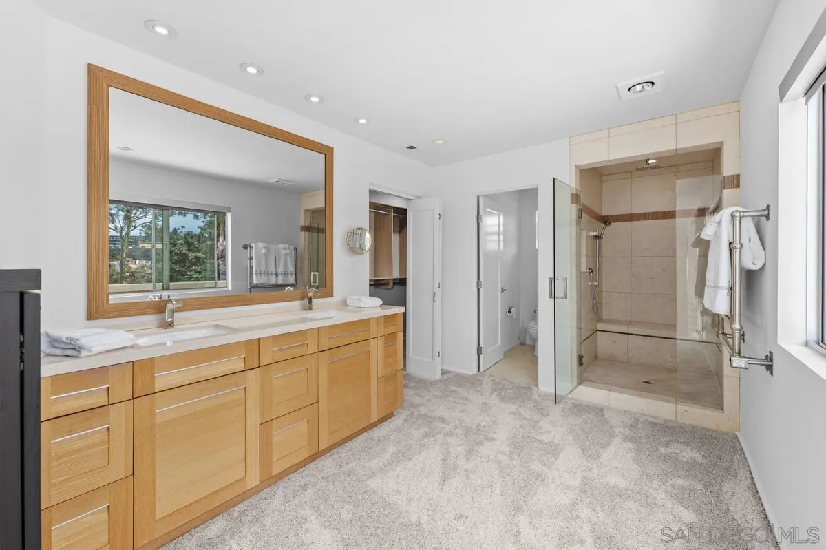 2885 Fallbrook Ln