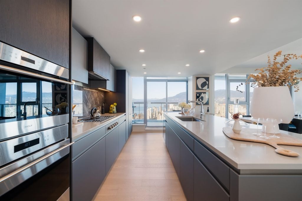 889 Pacific St, #3003