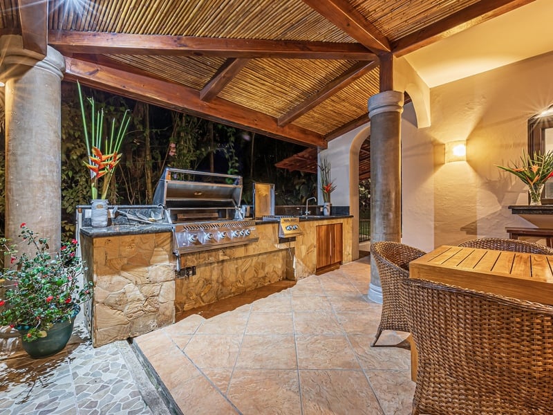 Villa Pacifica: Luxury Oceanview Retreat Steps from the Beach