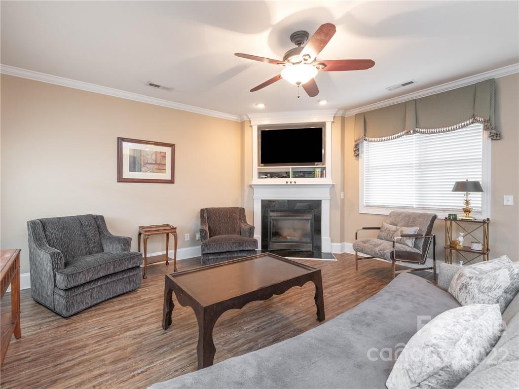 2704 Occaneechi Ct