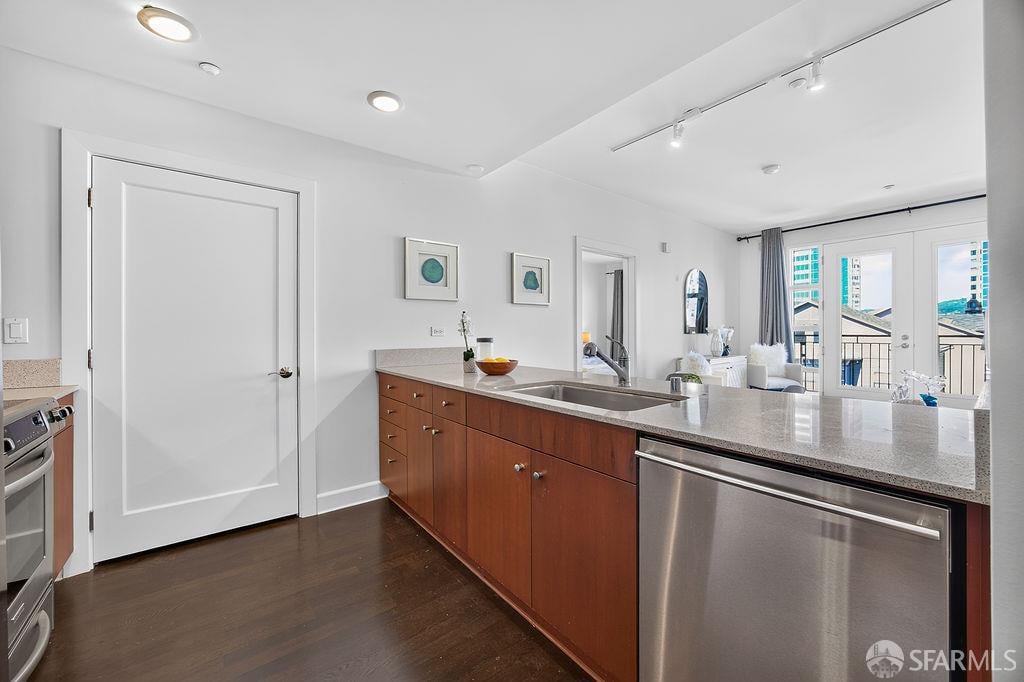 585 9th Street #551