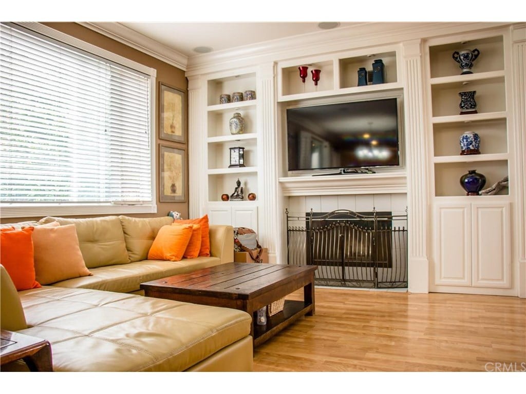 8 Ametrine Way