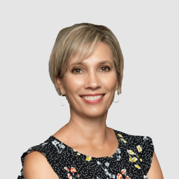 Theresa Whitty San Diego, CA Real Estate Agent Headshot