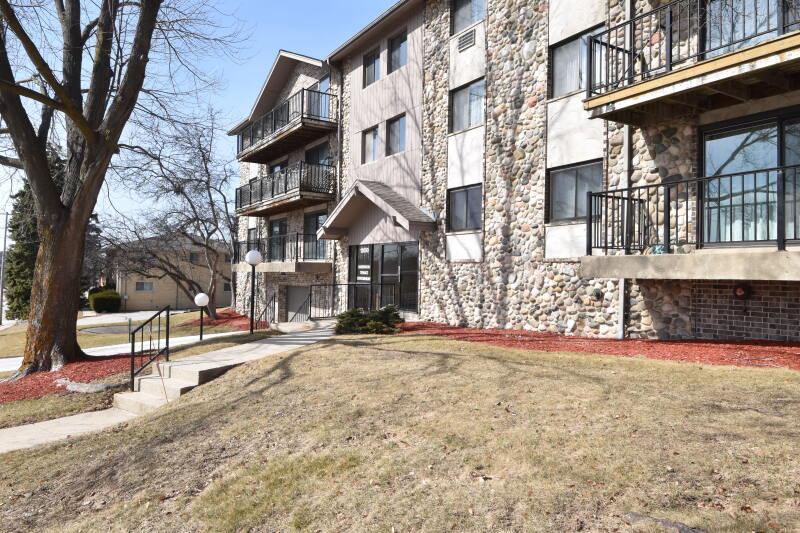 Affordable Tosa Condo 