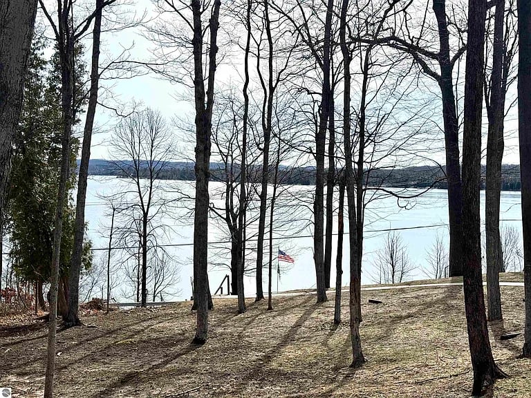 0 N Manitou Trail