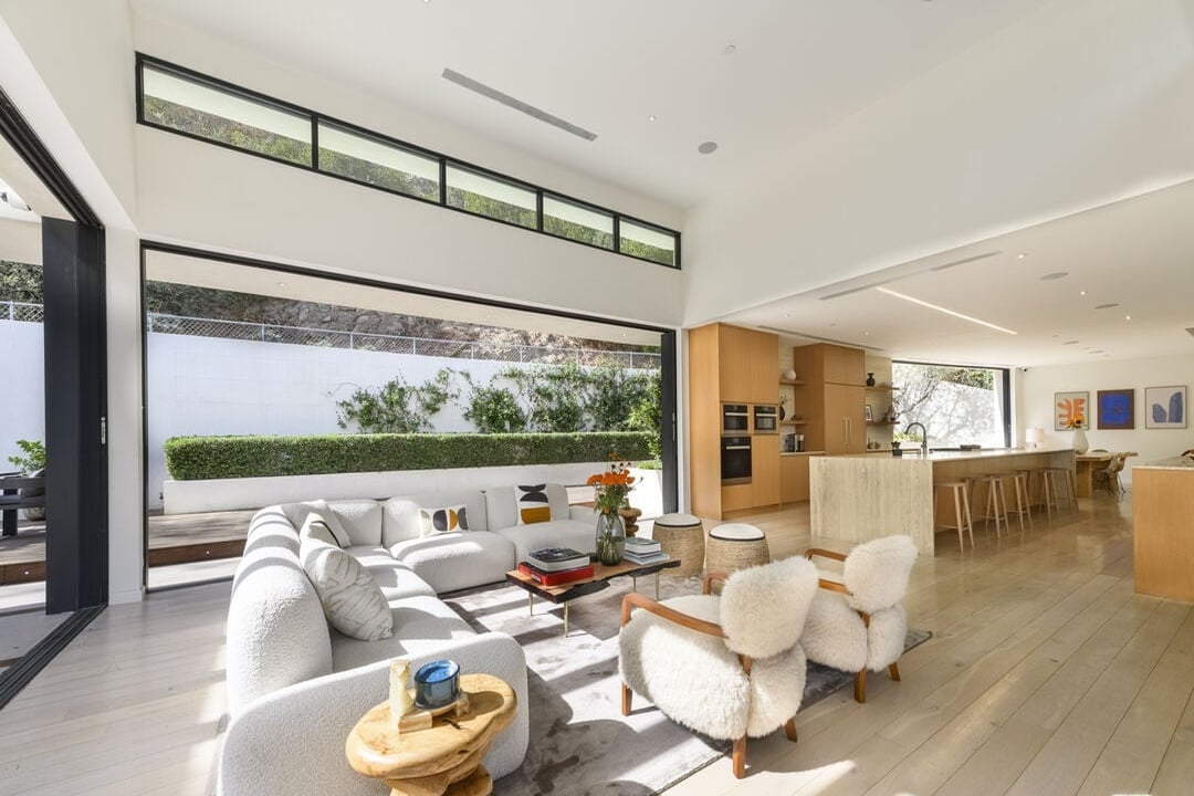 Pinnacle Manor, Willow Glen Rd, 90046