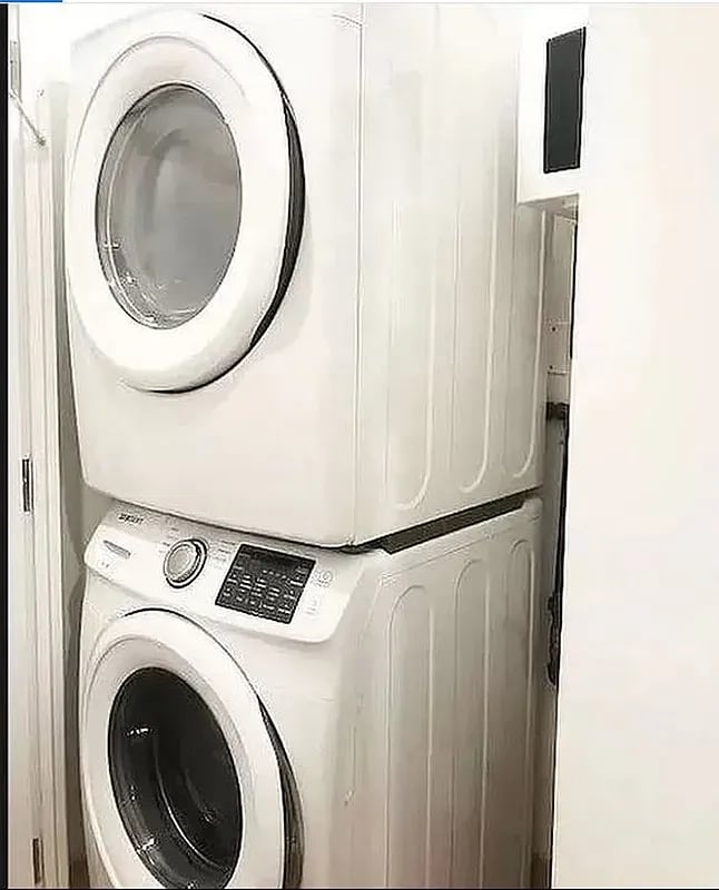 638 Rogers Ave 3rd Fl