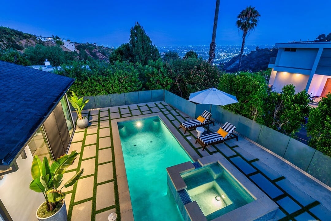 Atlas Manor, Mount Olympus Dr, 90046