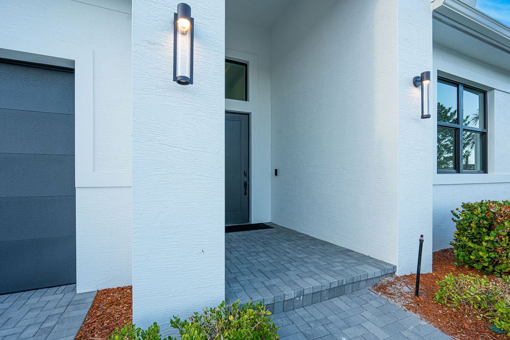 2293 SE Canopy Cove Lane