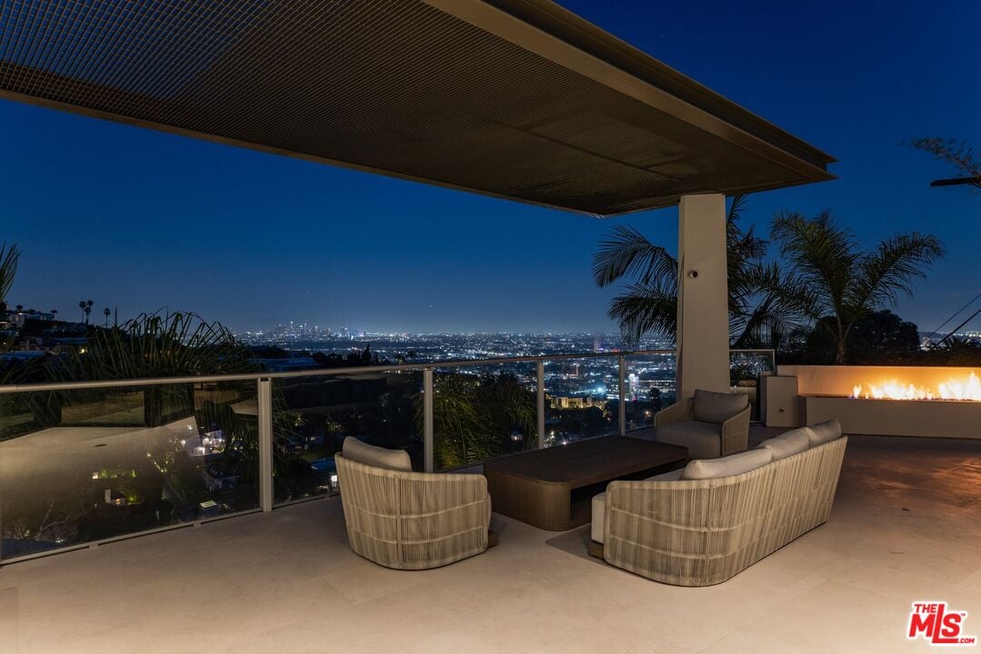 Monarch Crest, Sierra Mar Pl, 90069