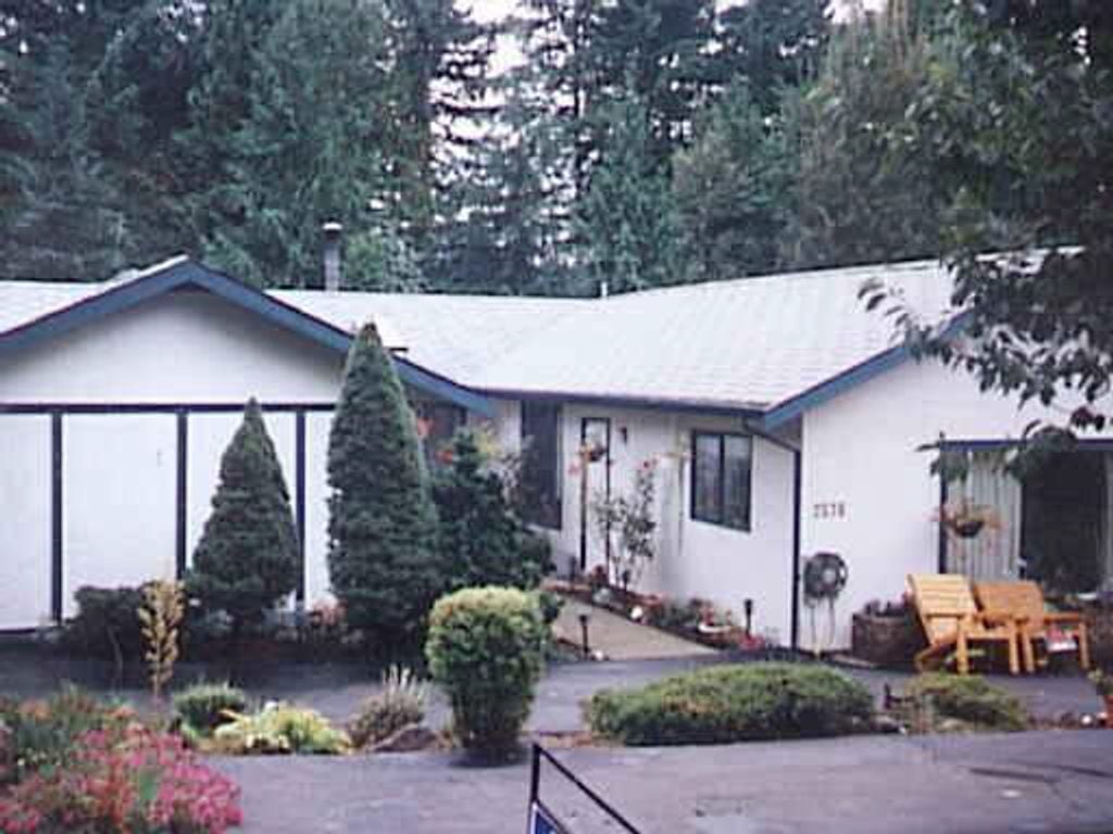 2576 The Blvd