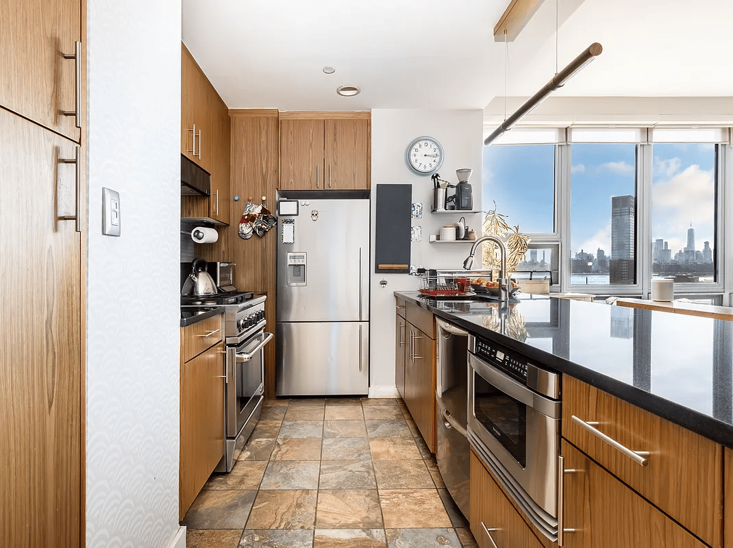 5-49 Borden Avenue 12G