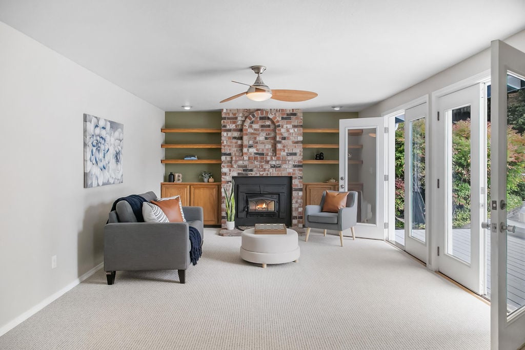 3055 NW Colonial Lane