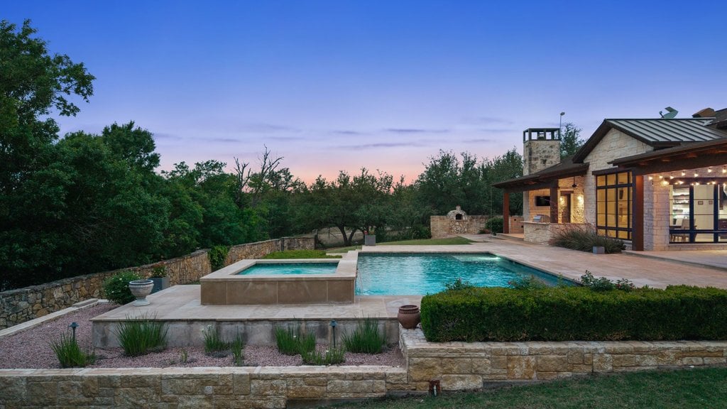 Horseman's Paradise in the heart of Dripping Springs