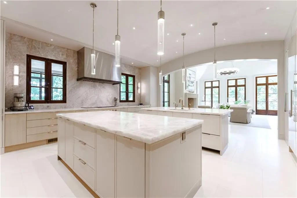 225 Paces Ferry Rd NW