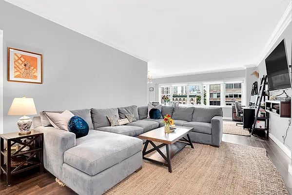 360 East 72nd Street #A806