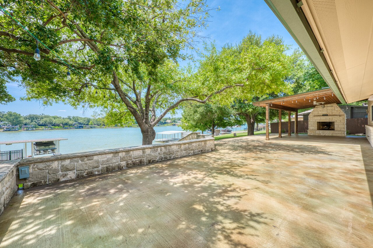 1704 Bluebonnet Lane