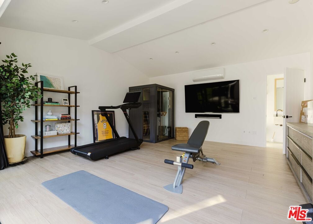 Solaris Pavilion, Westbourne Dr, 90048