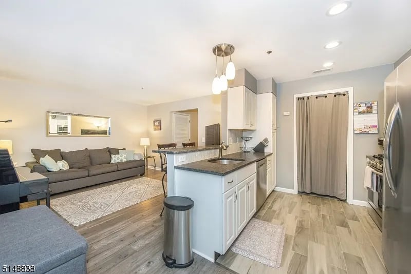 407 Chatfield Dr