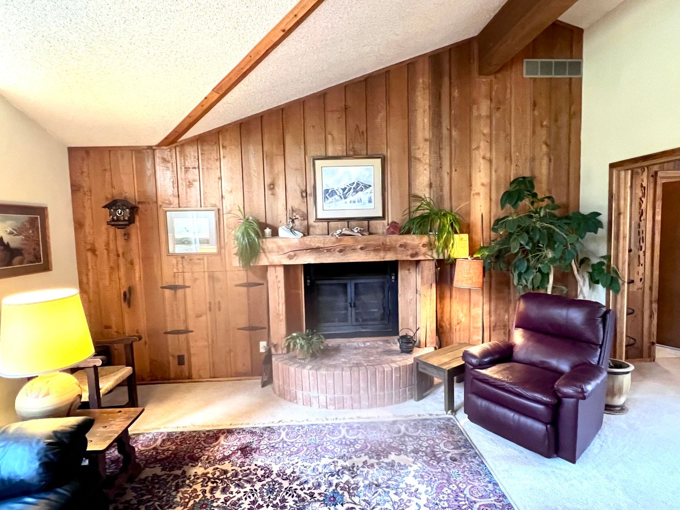 593 Thistle Ln