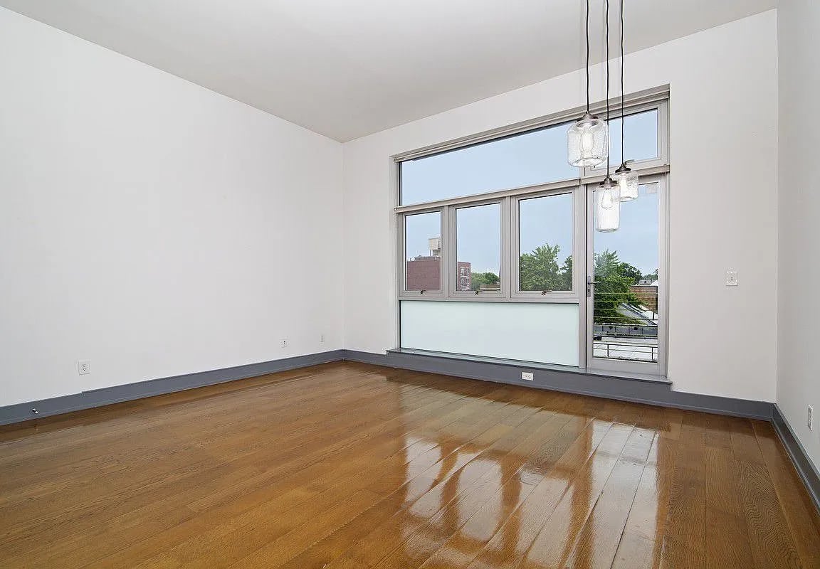 390 Lorimer Street Unit: 4A+