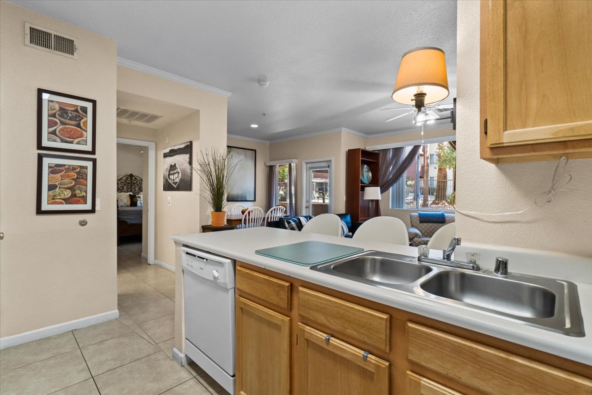 5401 E Van Buren Street 1054