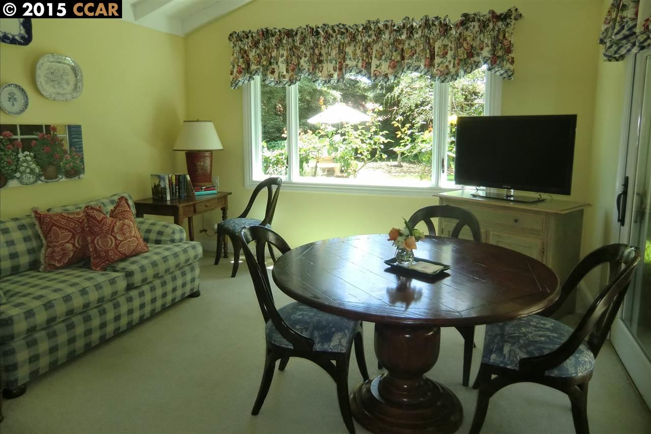 4 Corwin Dr
