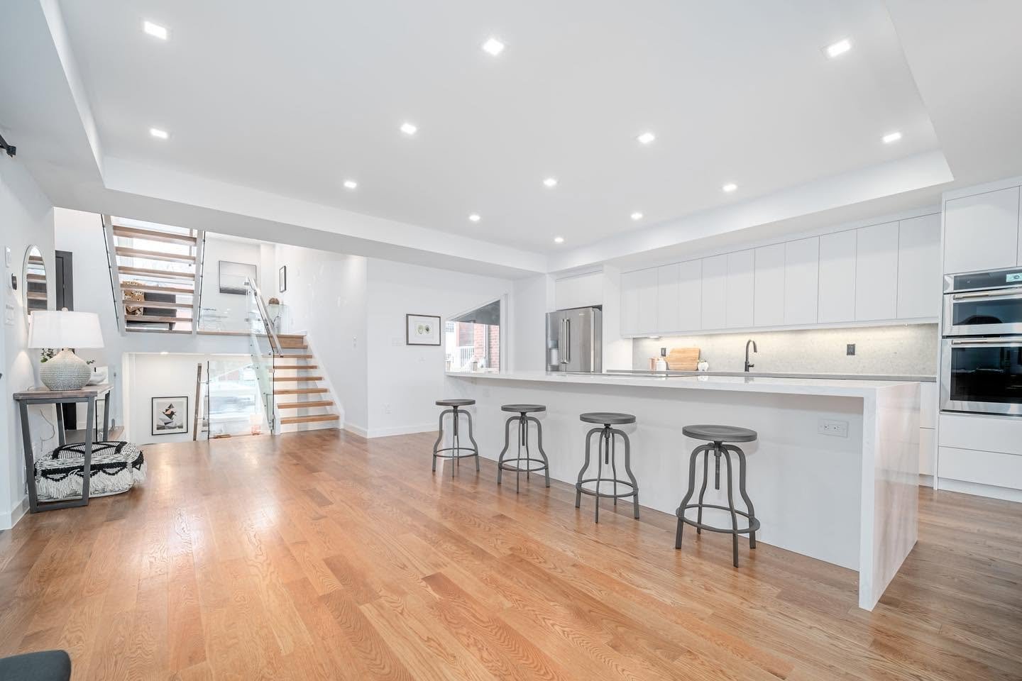 249 Macdonell Ave