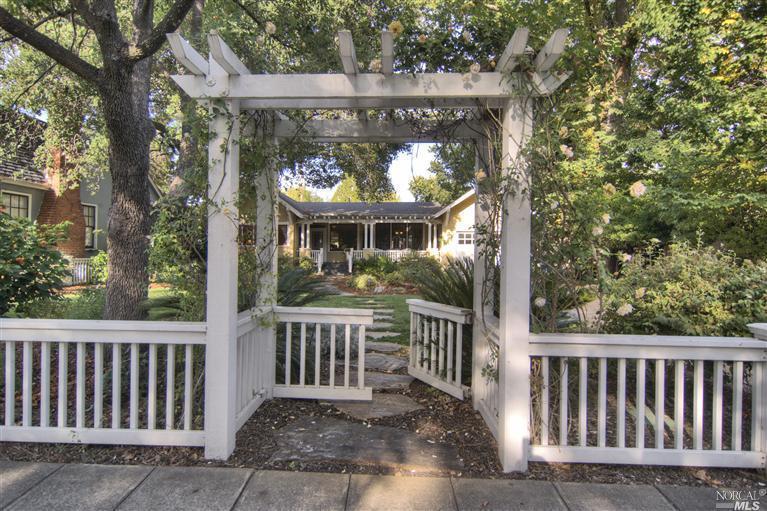 1448 Oak Ave