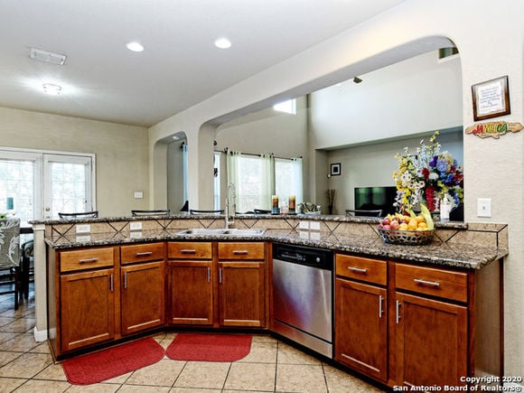 20610 Meandering Cir