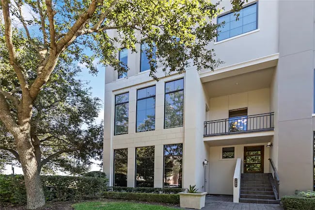 1403 Lake Pointe Pkwy