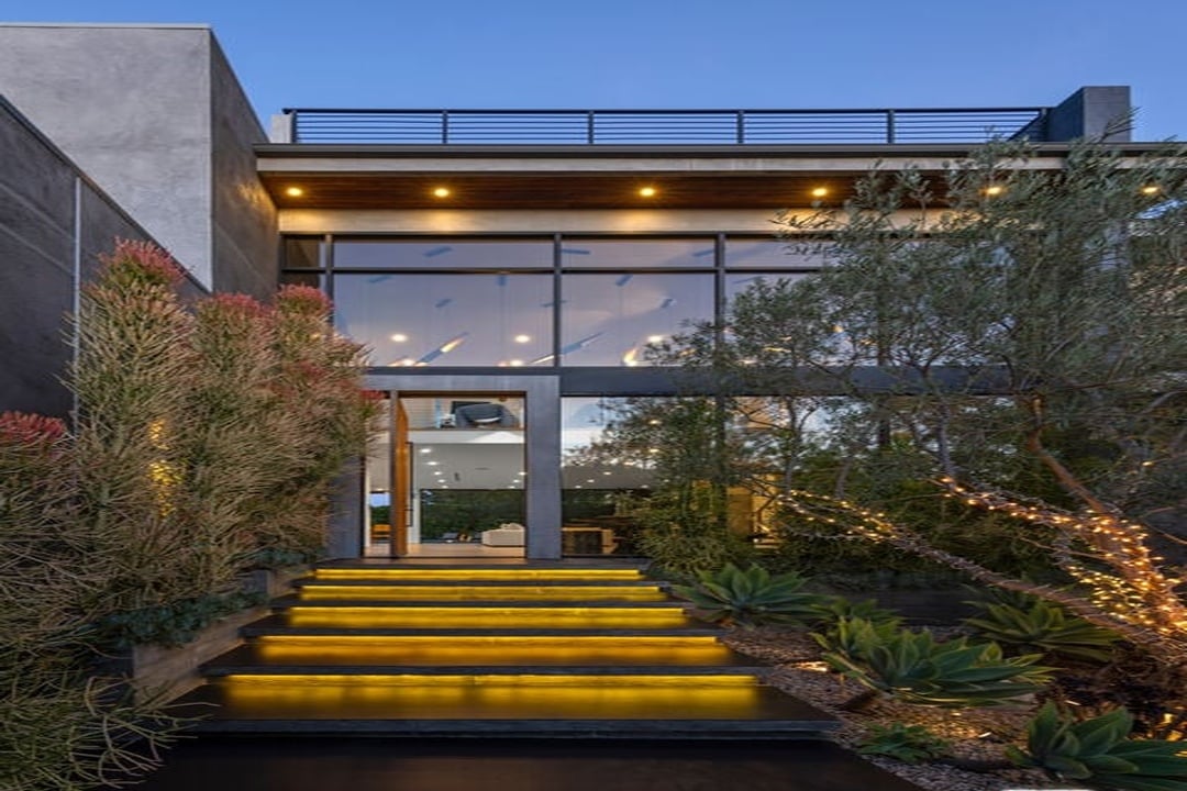 Aria Vista, Stradella Rd, 90077