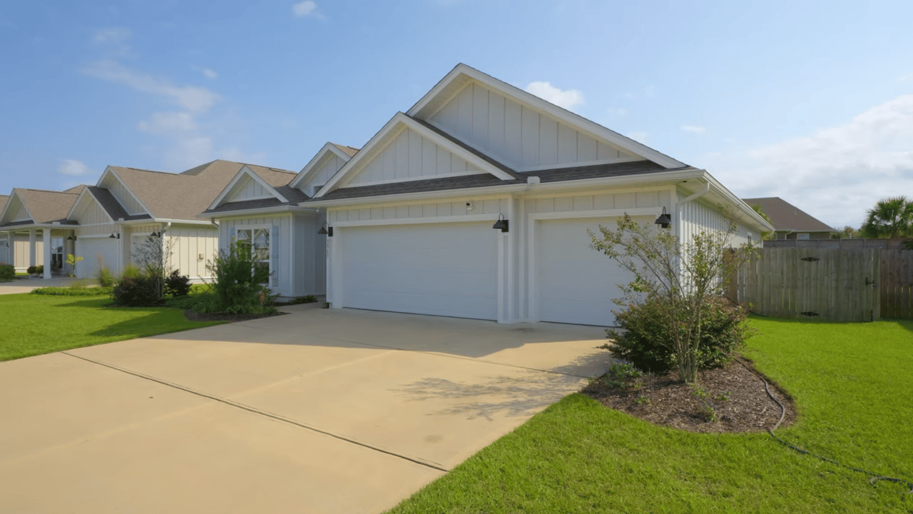 Dream Coastal Home in Gulf Breeze, FL – Just Minutes from Pensacola & Navarre Beach!