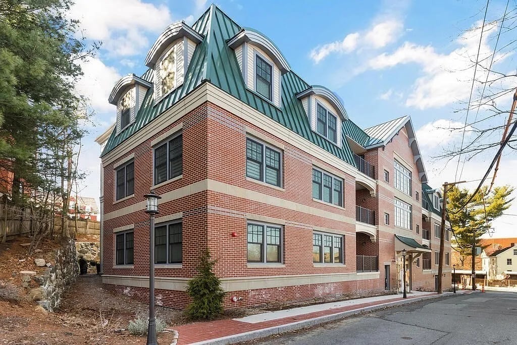40 Elmwood Ave, #1