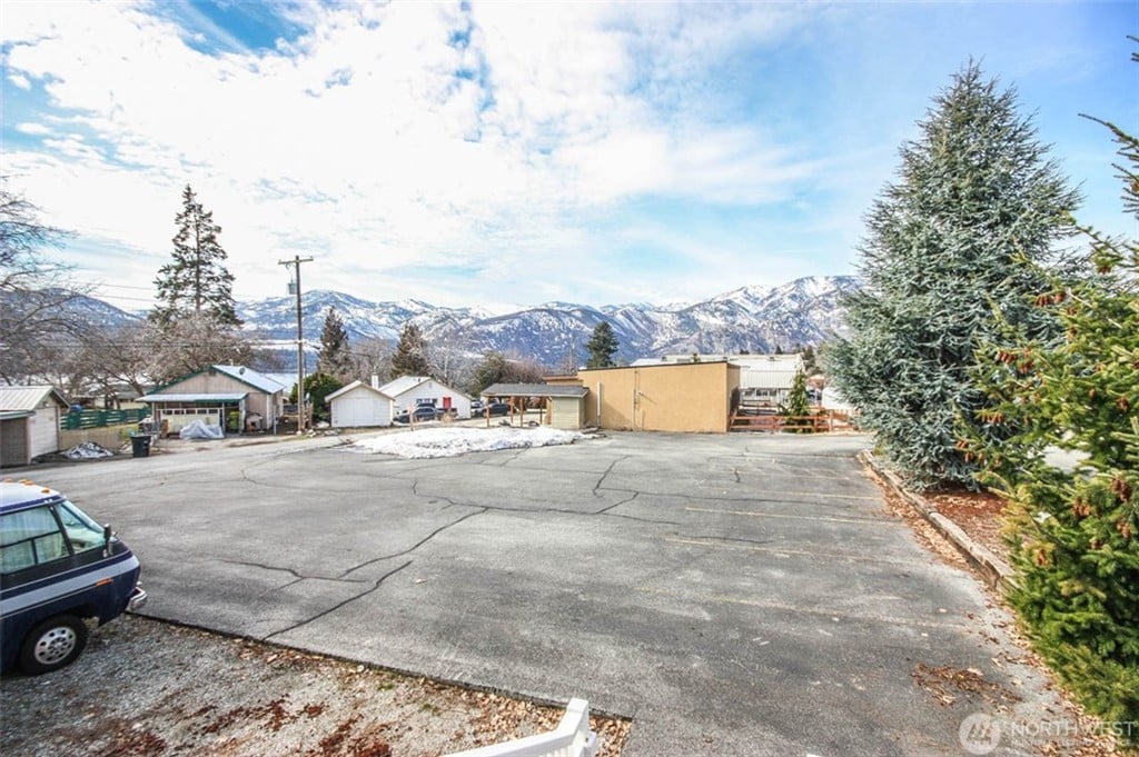 145 Wapato Way
