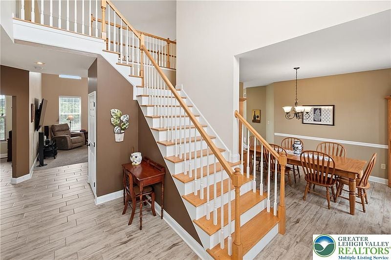 2912 SILVER CREEK CIRCLE