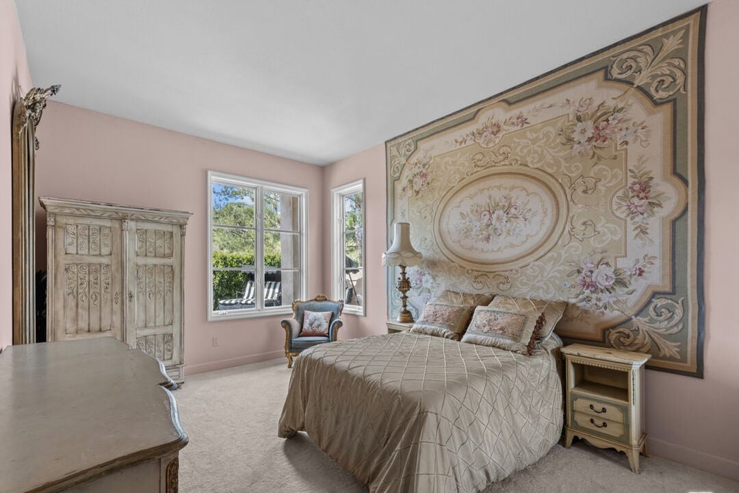 Buckingham Ln, 90077