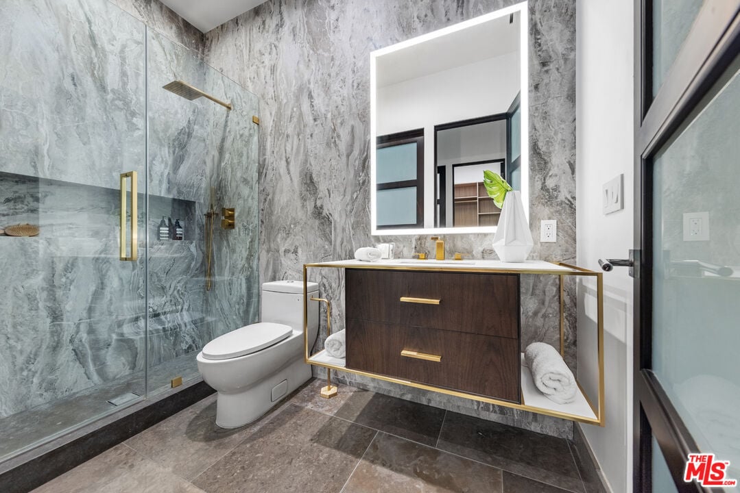 9374 Beverly Crest Dr