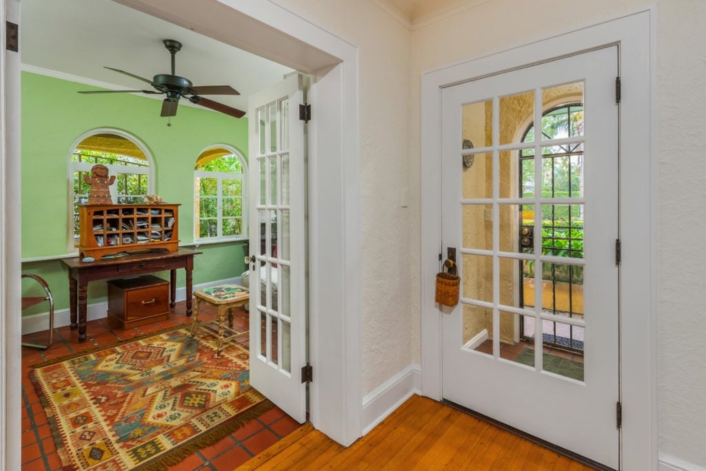 Chic Miami Beach Med-Deco Landmark Sells!